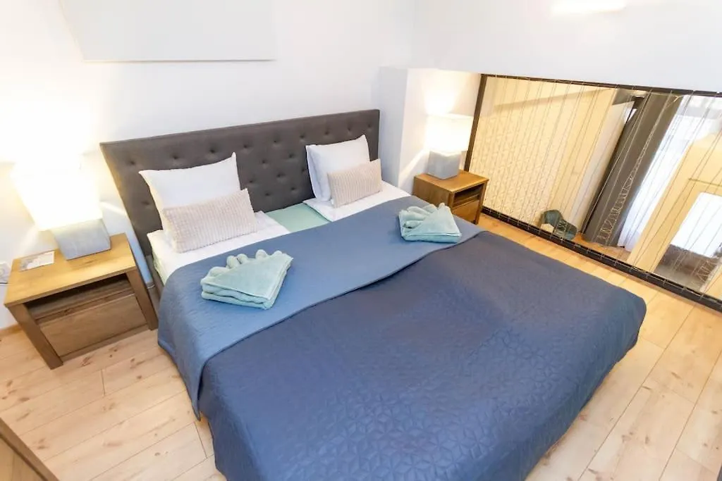 Raday Design Apartment By Nw location